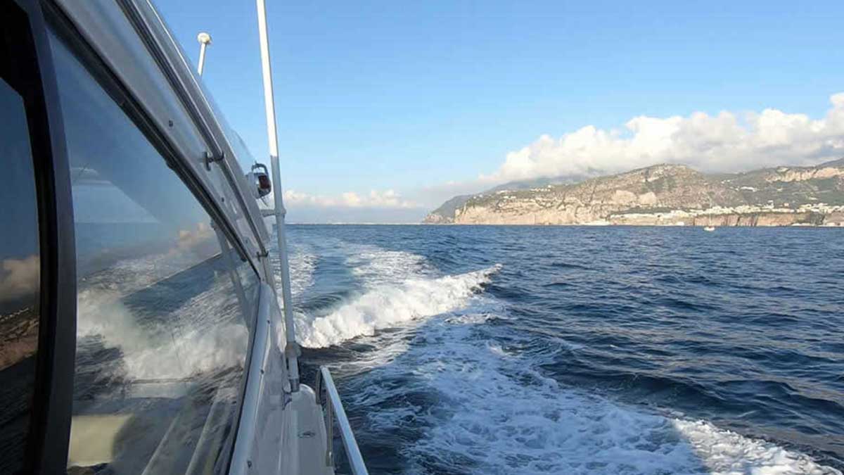 Sorrento yacht sailing